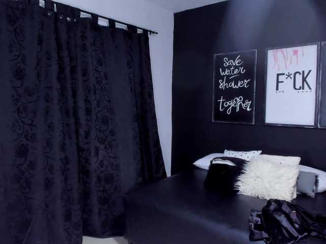 Трансляцияның скриншоттары EmmaCole