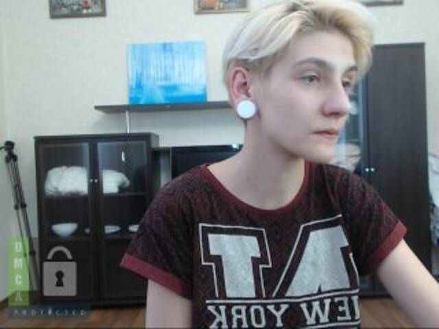 Трансляцияның скриншоттары ErikaLis