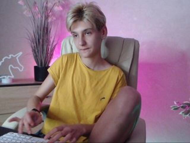 Трансляцияның скриншоттары ErikaLis