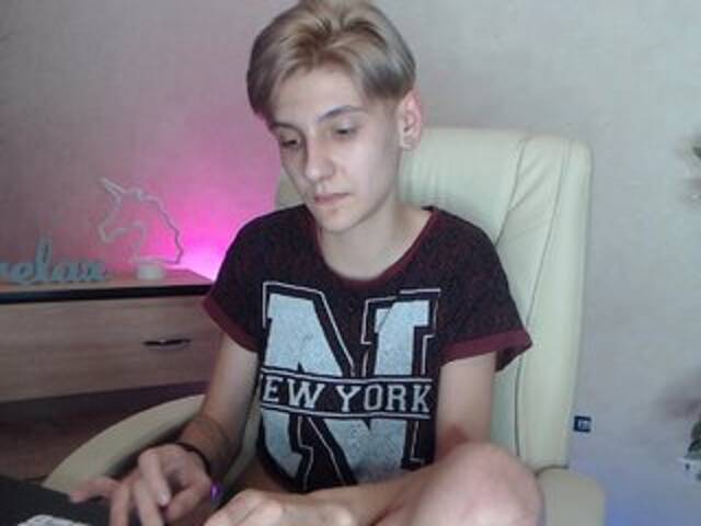 Трансляцияның скриншоттары ErikaLis