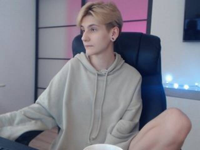 Трансляцияның скриншоттары ErikaLis