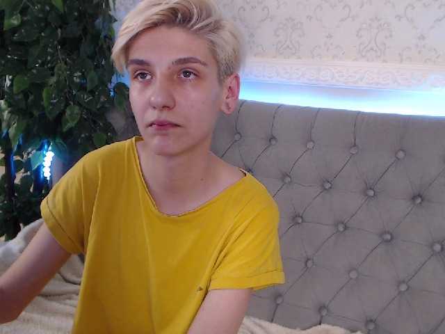 Трансляцияның скриншоттары ErikaLis