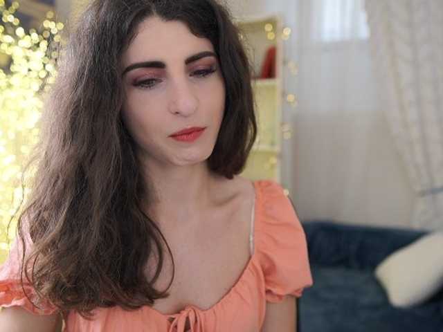 Трансляцияның скриншоттары EVALOVIA