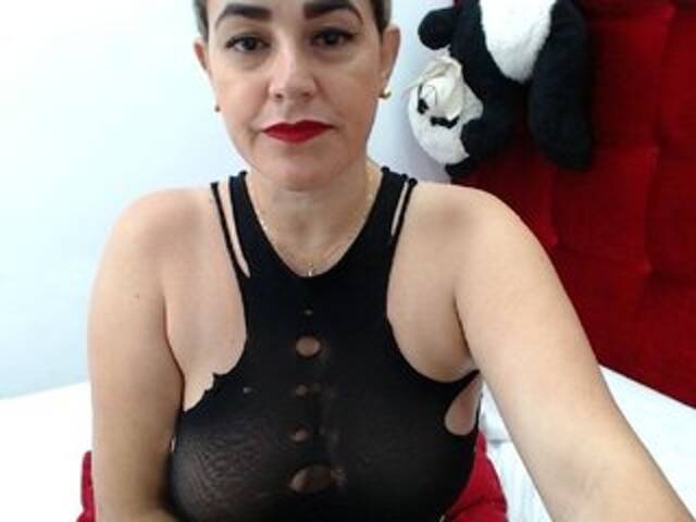 Трансляцияның скриншоттары EvaMartinelli