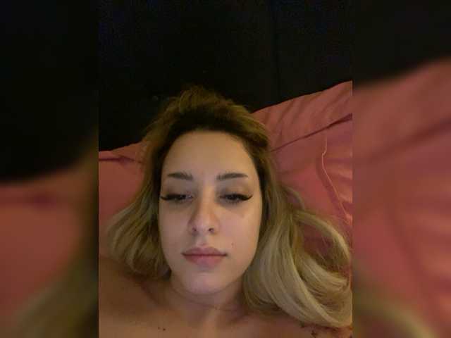 Трансляцияның скриншоттары EvieRose