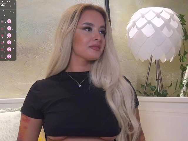 Трансляцияның скриншоттары EvieRose