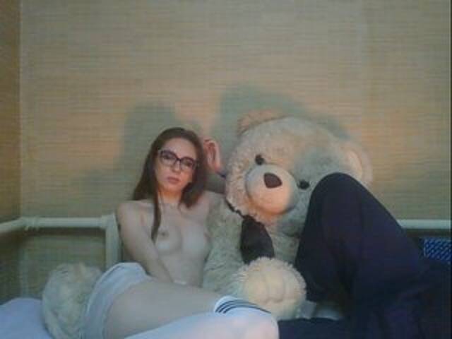 Трансляцияның скриншоттары ExtremlyClose