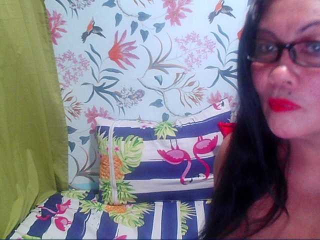 Трансляцияның скриншоттары gemmlicious