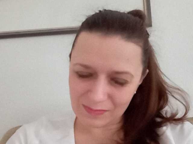 Трансляцияның скриншоттары Gluch