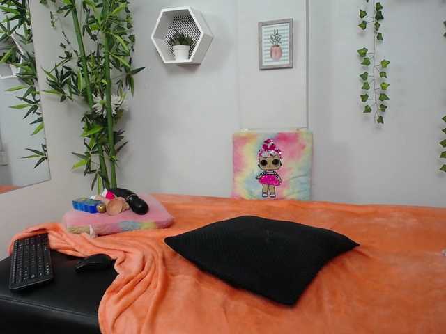 Трансляцияның скриншоттары hellen-fox