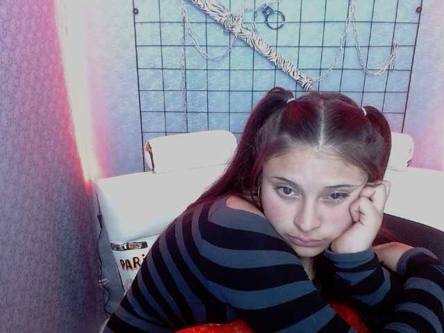 Трансляцияның скриншоттары HellenWilliam