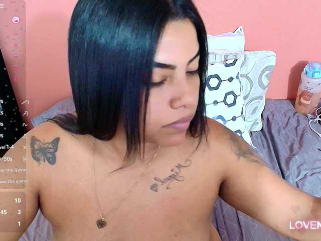 Трансляцияның скриншоттары hornysofia