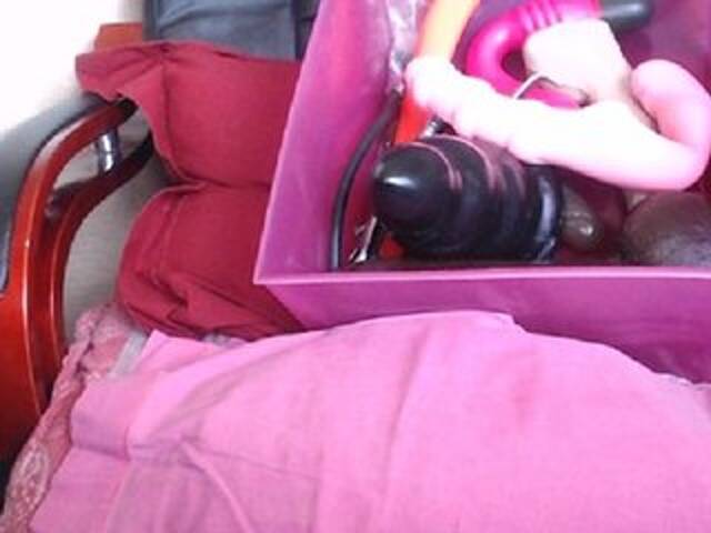 Трансляцияның скриншоттары hottielouve