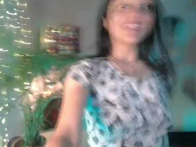 Трансляцияның скриншоттары IndiraMakiris