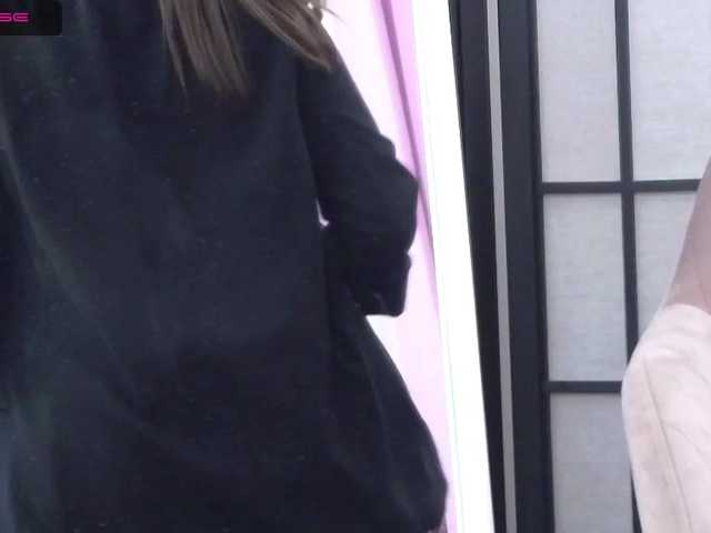 Трансляцияның скриншоттары IrisPaxton