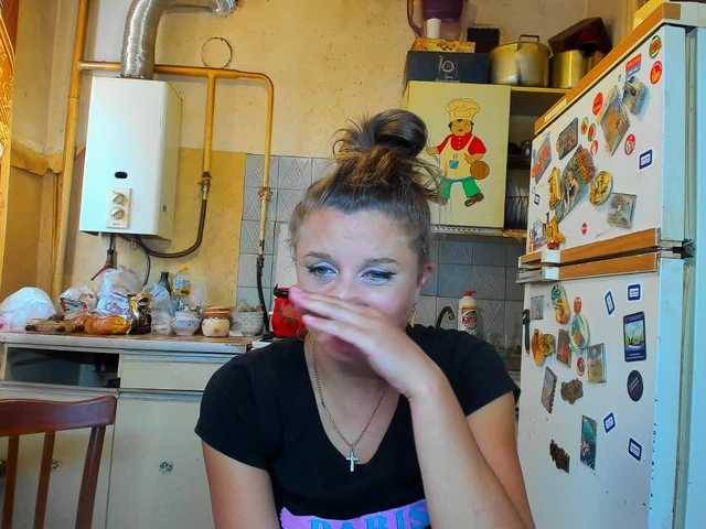 Трансляцияның скриншоттары SEX-THREESOME