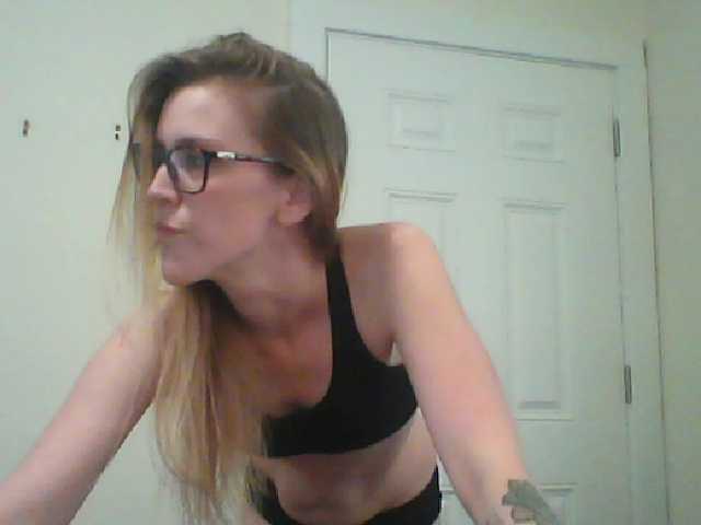 Трансляцияның скриншоттары KatMcSAss