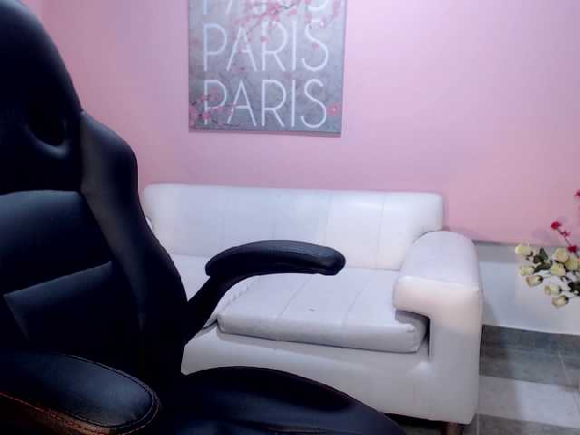 Трансляцияның скриншоттары KellyeJonnes