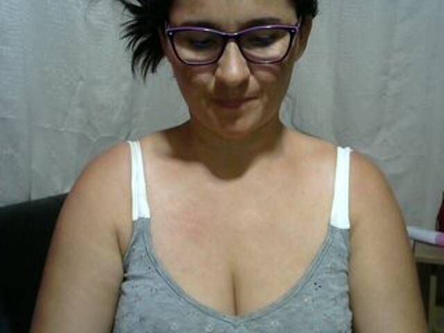 Трансляцияның скриншоттары kiarasexx