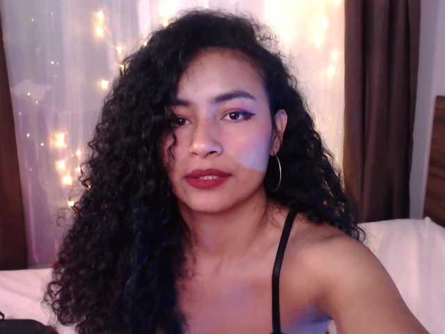 Трансляцияның скриншоттары KiiraW