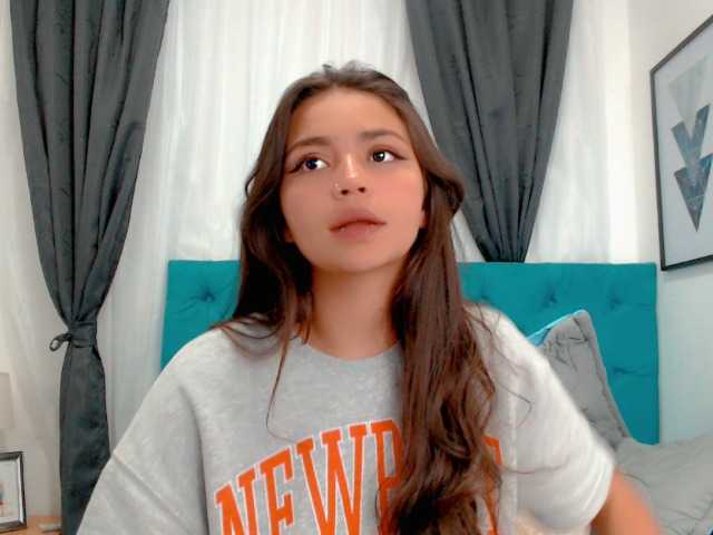 Трансляцияның скриншоттары KimDevinne