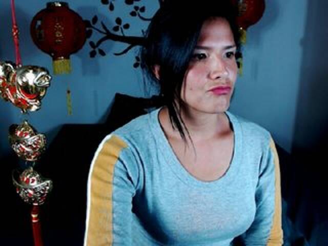 Трансляцияның скриншоттары kitty-cutex