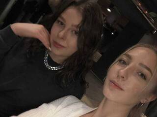 Эротикалық бейне чат LaraAndAdele