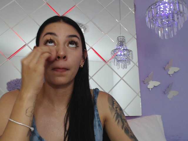 Трансляцияның скриншоттары LiaWilde