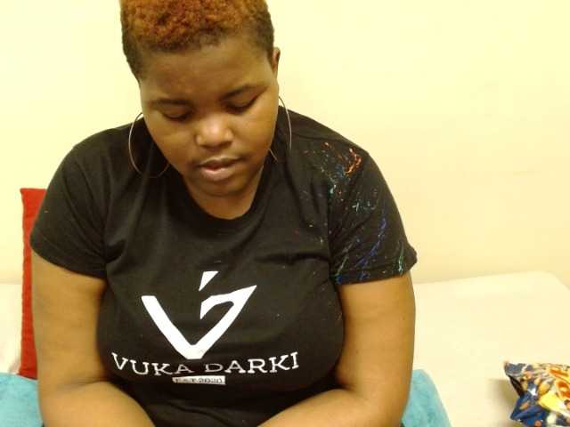 Трансляцияның скриншоттары LillyBee