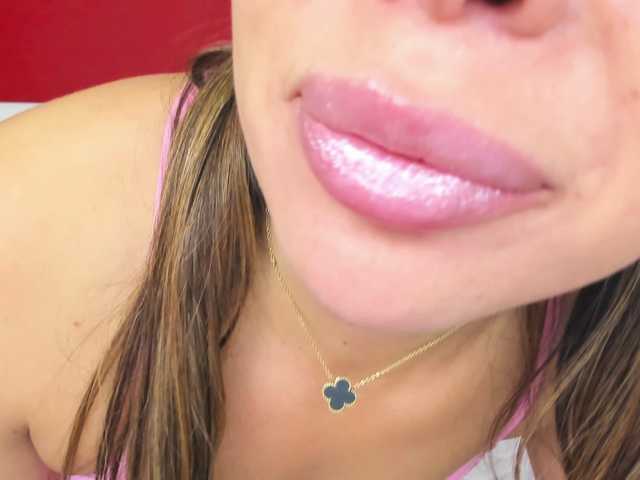 Трансляцияның скриншоттары LilyJay