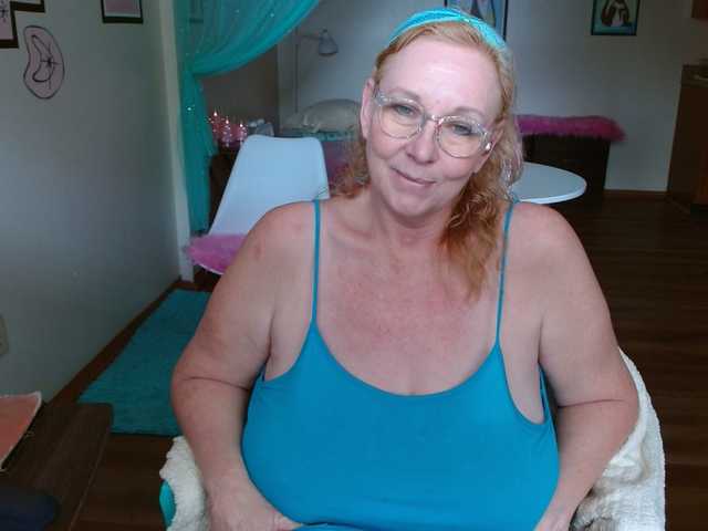 Трансляцияның скриншоттары Kallie-Kiss