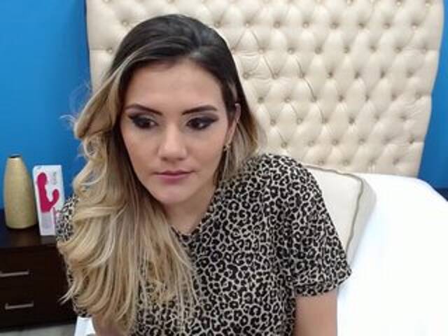 Трансляцияның скриншоттары LizzieRyan