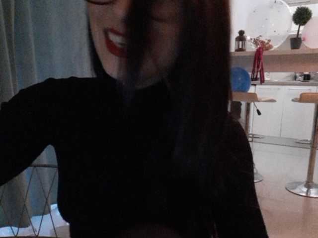 Трансляцияның скриншоттары LizzyRoy