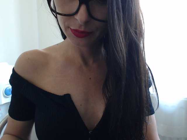 Трансляцияның скриншоттары LizzyRoy