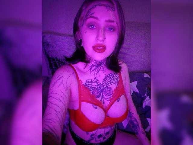 Трансляцияның скриншоттары lovlywitch