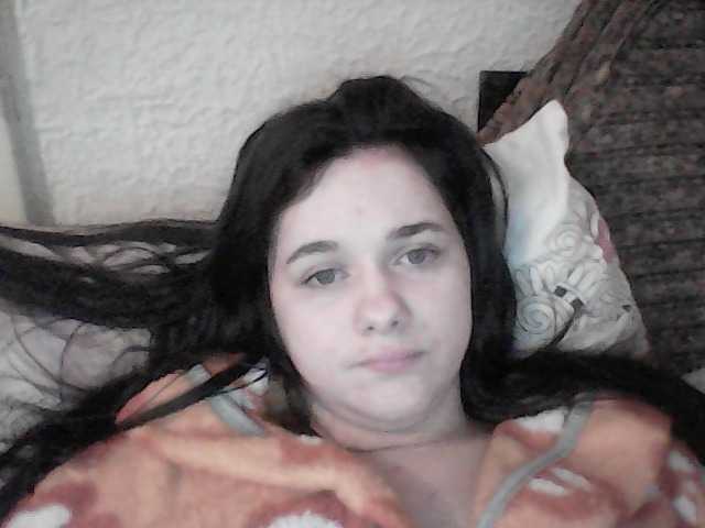 Трансляцияның скриншоттары LucyAnDay