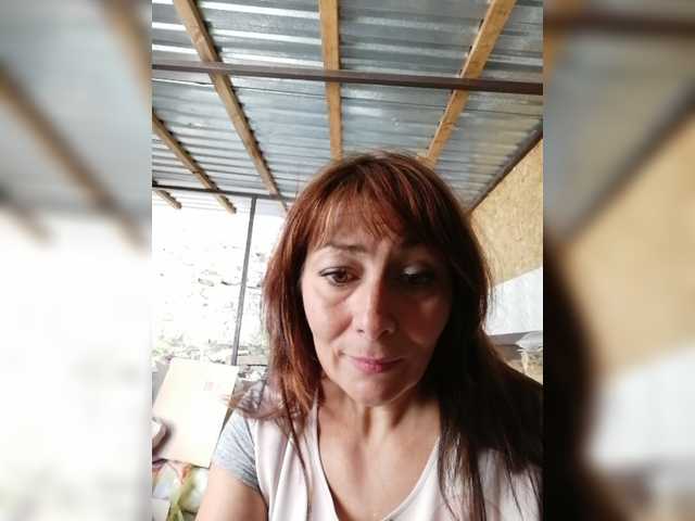 Трансляцияның скриншоттары LuxRoxy