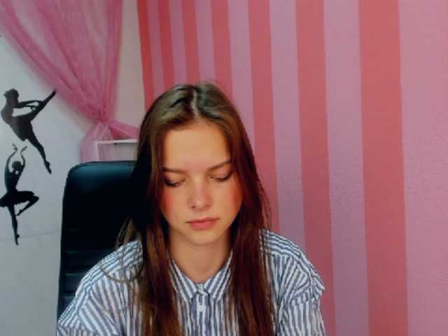 Трансляцияның скриншоттары madeelyn