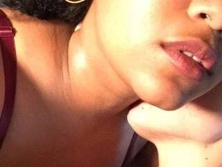 Эротикалық бейне чат makemecuum