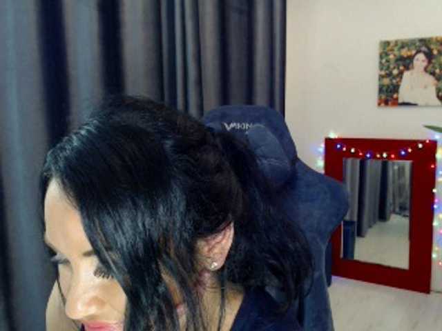 Трансляцияның скриншоттары Malibugirl