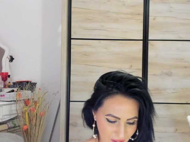 Трансляцияның скриншоттары Maryellle