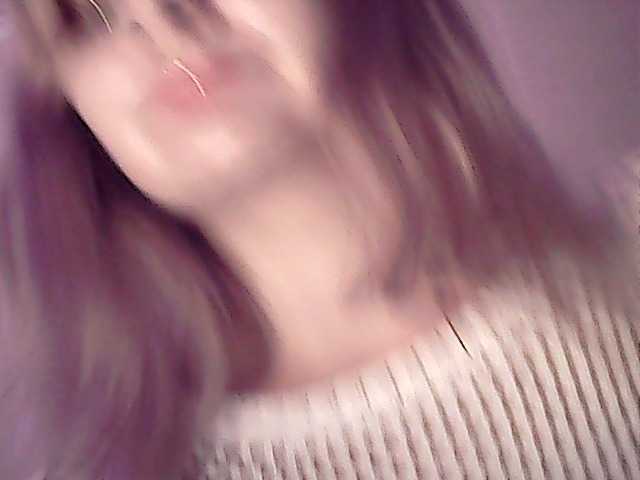 Трансляцияның скриншоттары MarysQLove