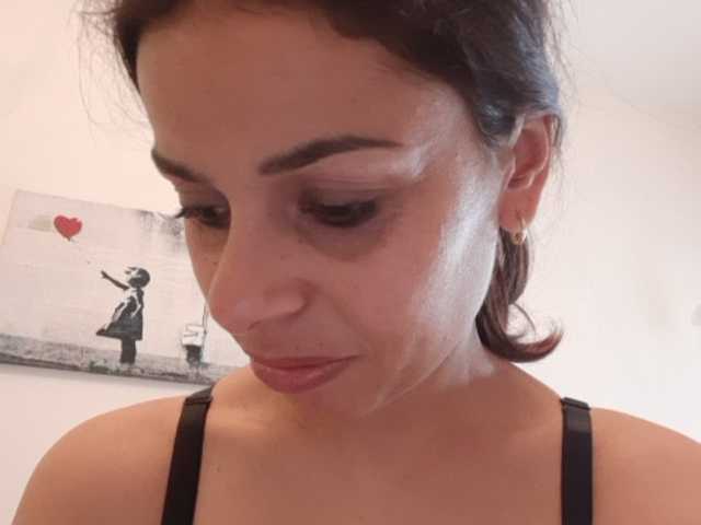 Трансляцияның скриншоттары Maya890