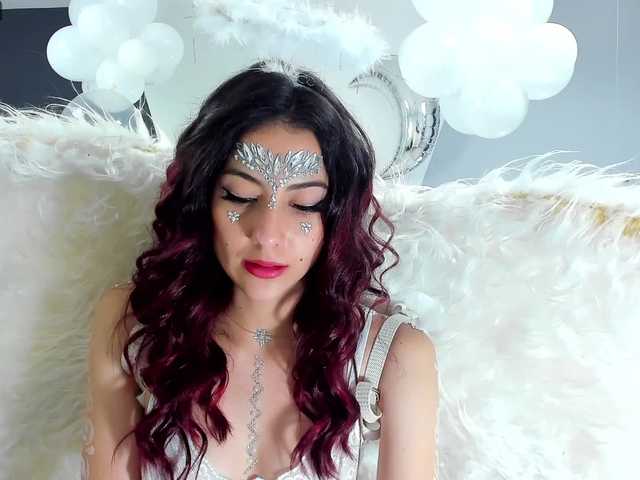 Трансляцияның скриншоттары MayaHicks