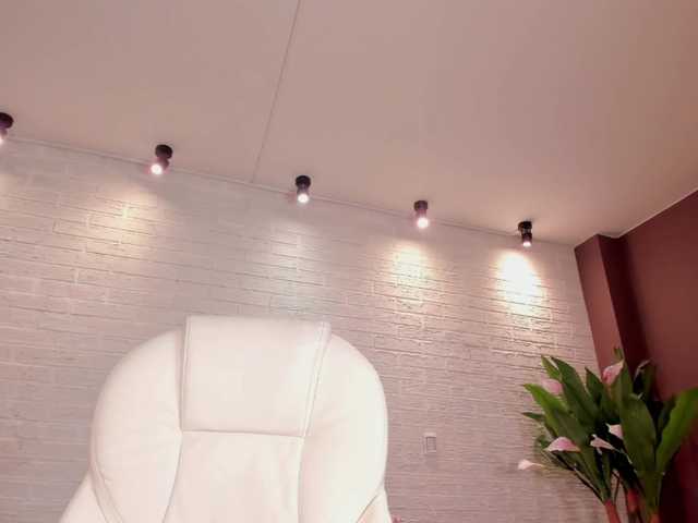 Трансляцияның скриншоттары MayaRivera