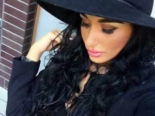 Эротикалық бейне чат meggiea