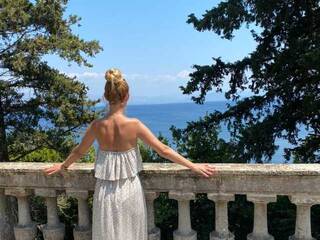 Эротикалық бейне чат Meredithe