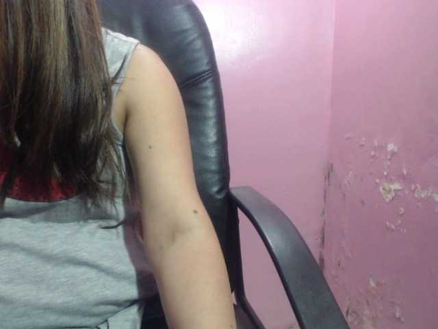 Трансляцияның скриншоттары messybitch