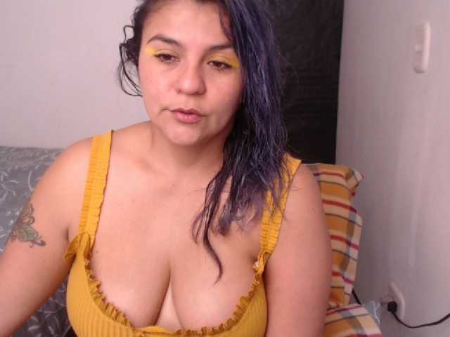 Трансляцияның скриншоттары Misshella