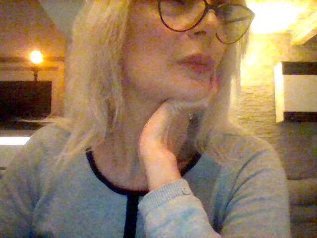 Трансляцияның скриншоттары Dixie_Sutton